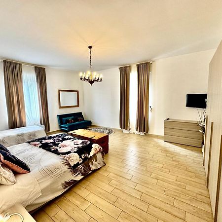 La Casa Di Sarah Aspetta Voi Apartment Naples Luaran gambar