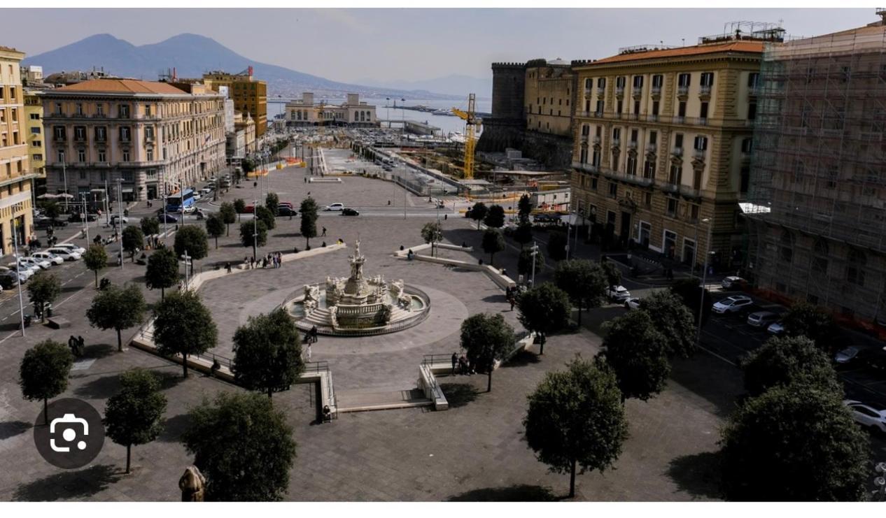 La Casa Di Sarah Aspetta Voi Apartment Naples Luaran gambar