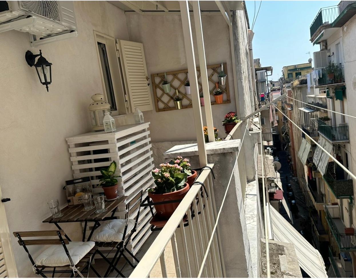 La Casa Di Sarah Aspetta Voi Apartment Naples Luaran gambar