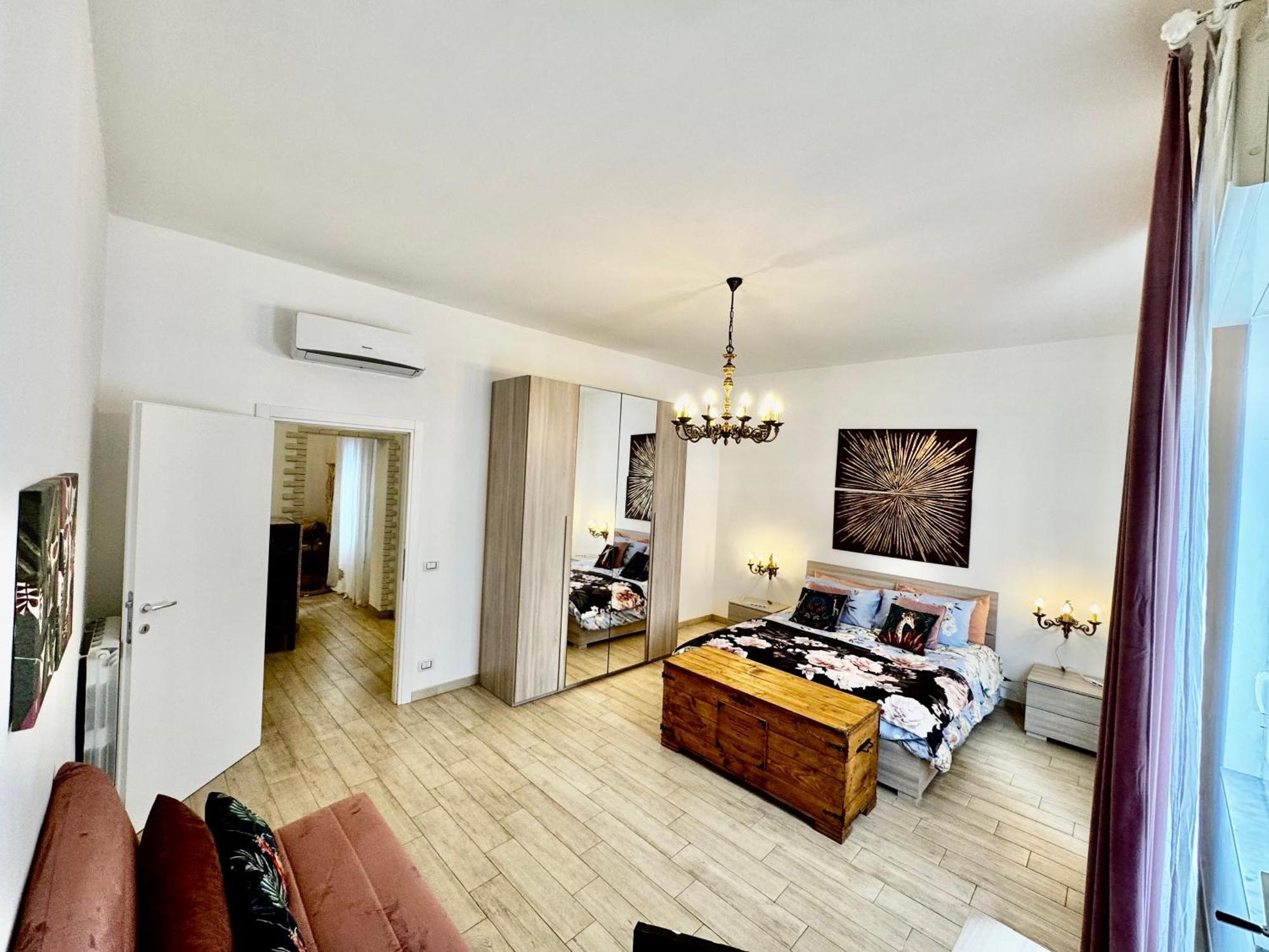 La Casa Di Sarah Aspetta Voi Apartment Naples Luaran gambar