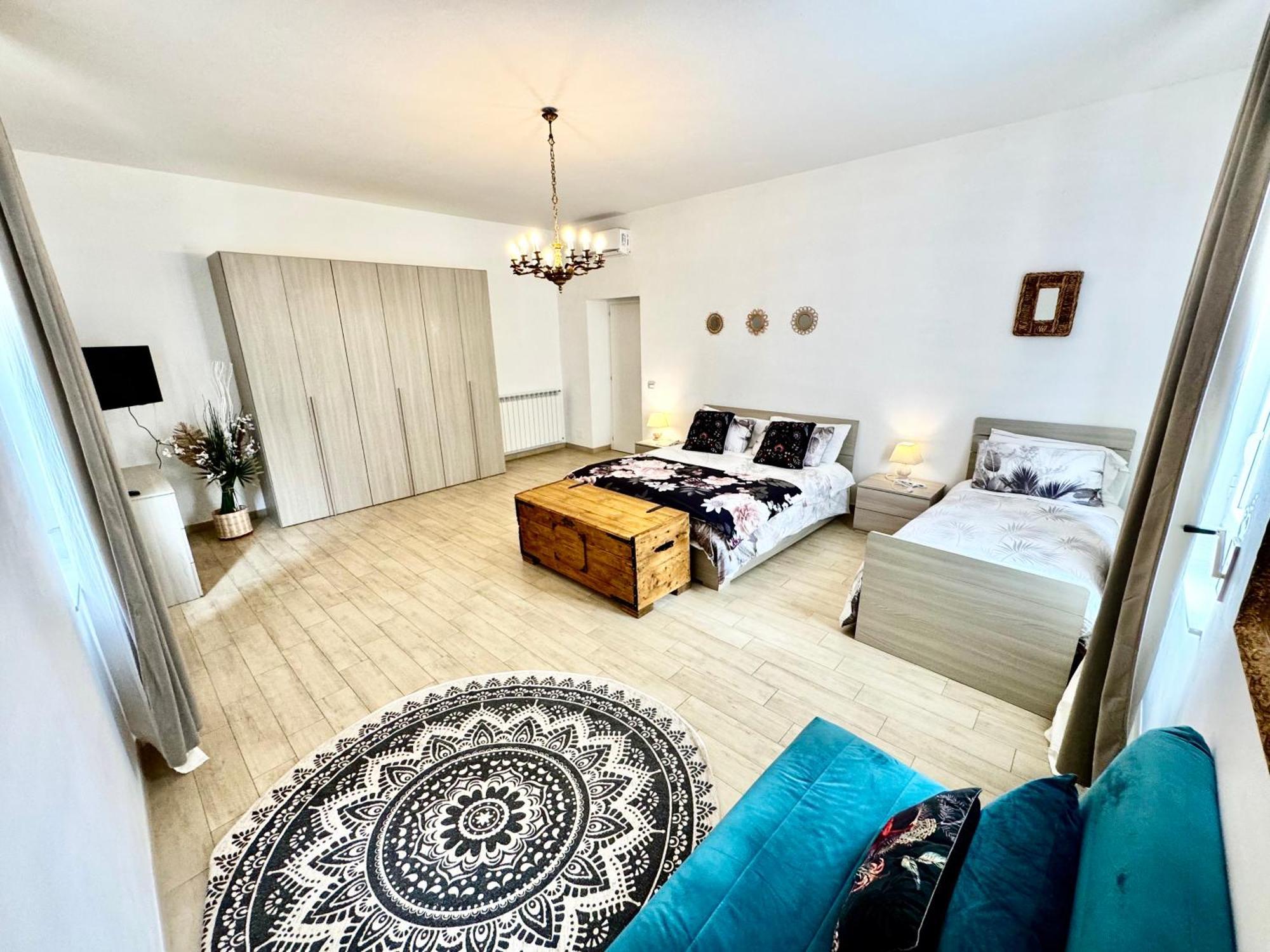 La Casa Di Sarah Aspetta Voi Apartment Naples Luaran gambar