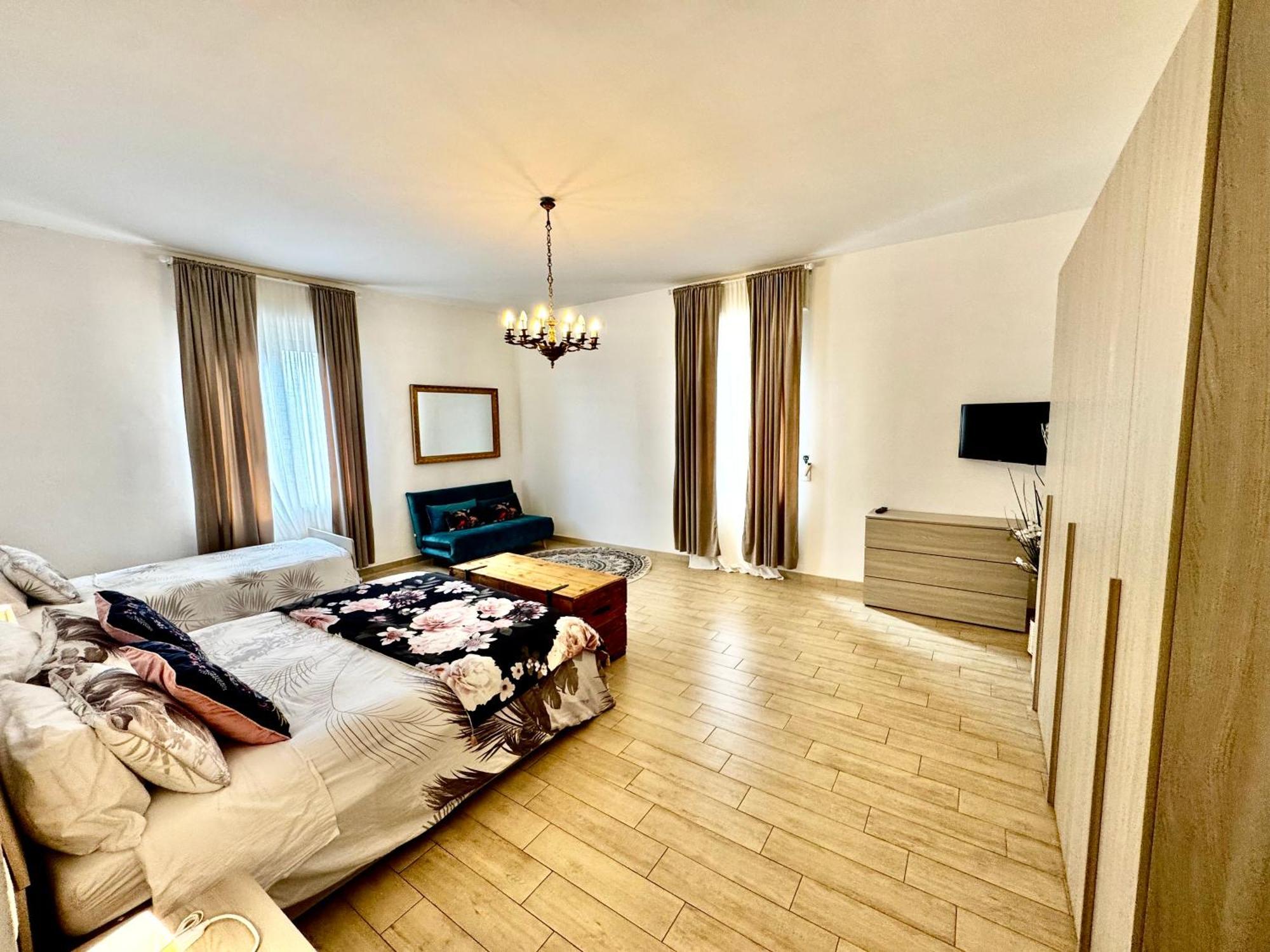 La Casa Di Sarah Aspetta Voi Apartment Naples Luaran gambar