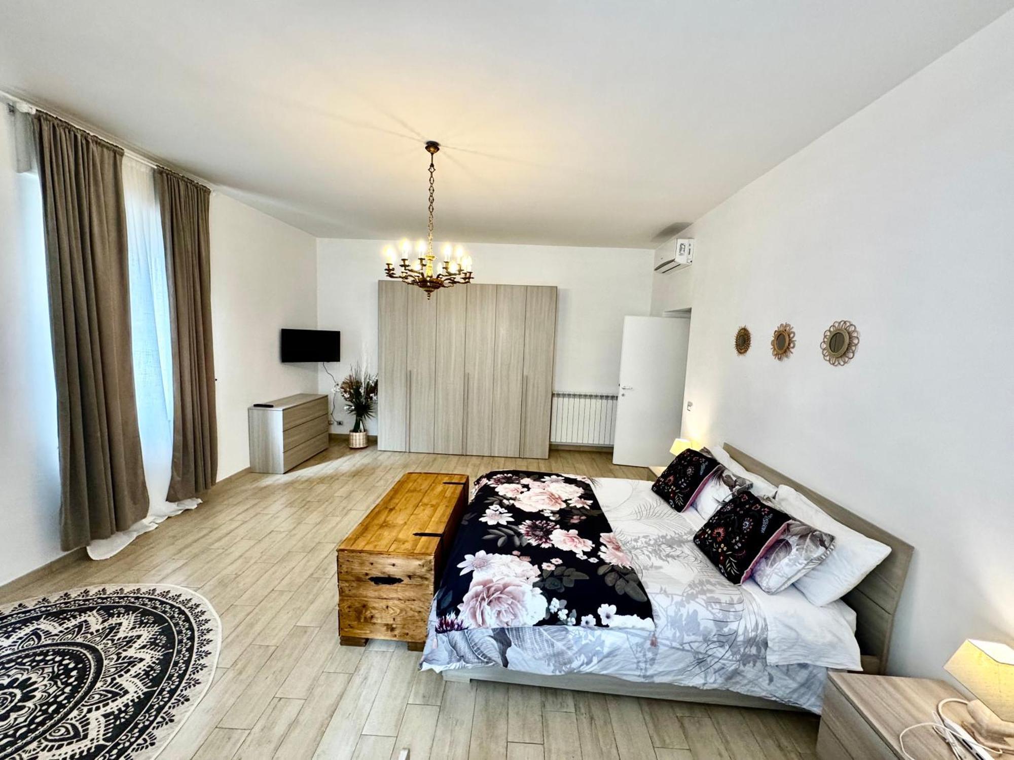 La Casa Di Sarah Aspetta Voi Apartment Naples Luaran gambar