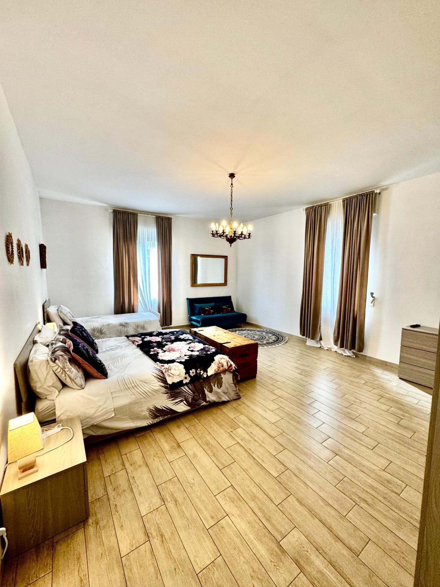 La Casa Di Sarah Aspetta Voi Apartment Naples Luaran gambar