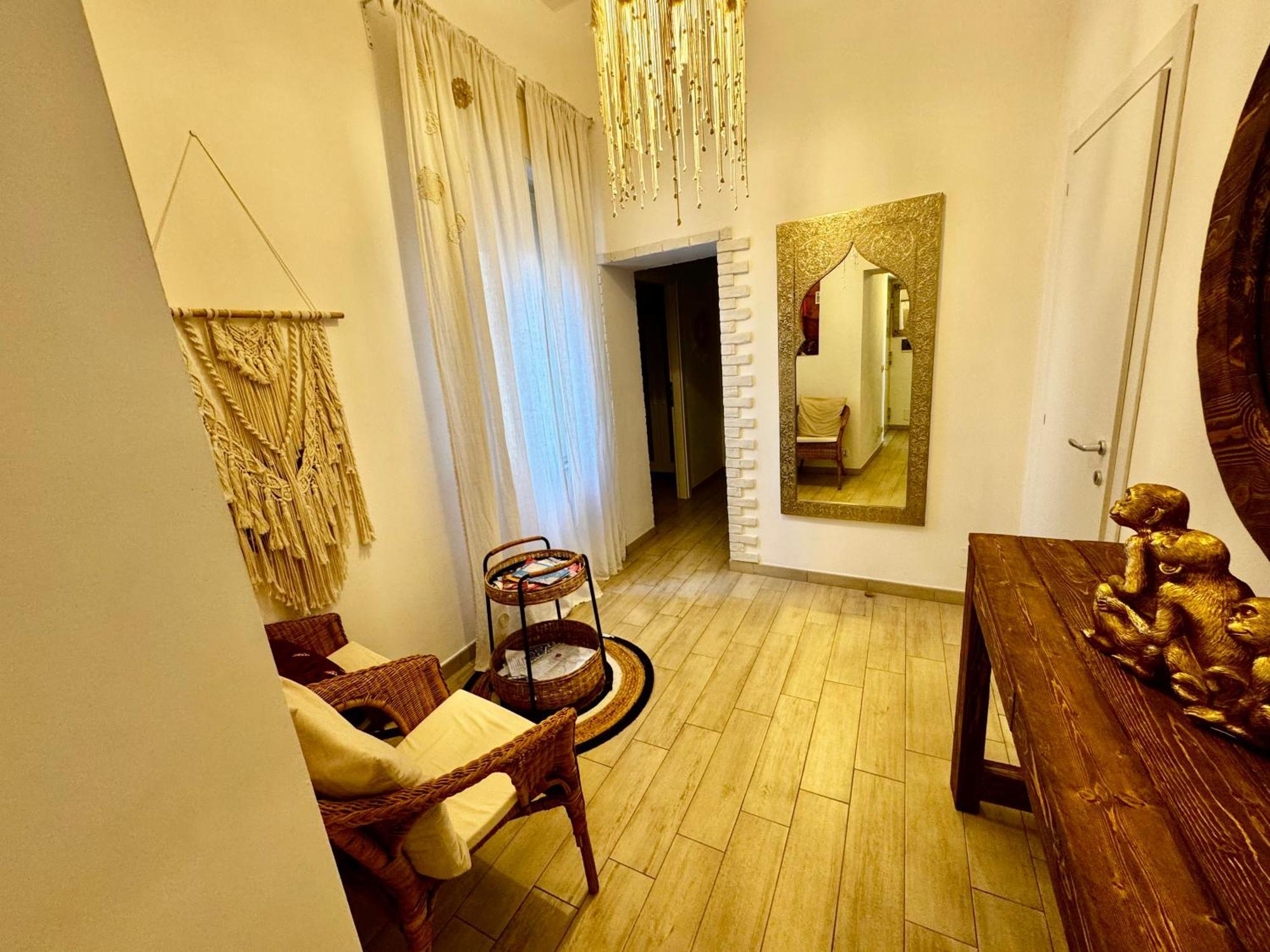 La Casa Di Sarah Aspetta Voi Apartment Naples Luaran gambar