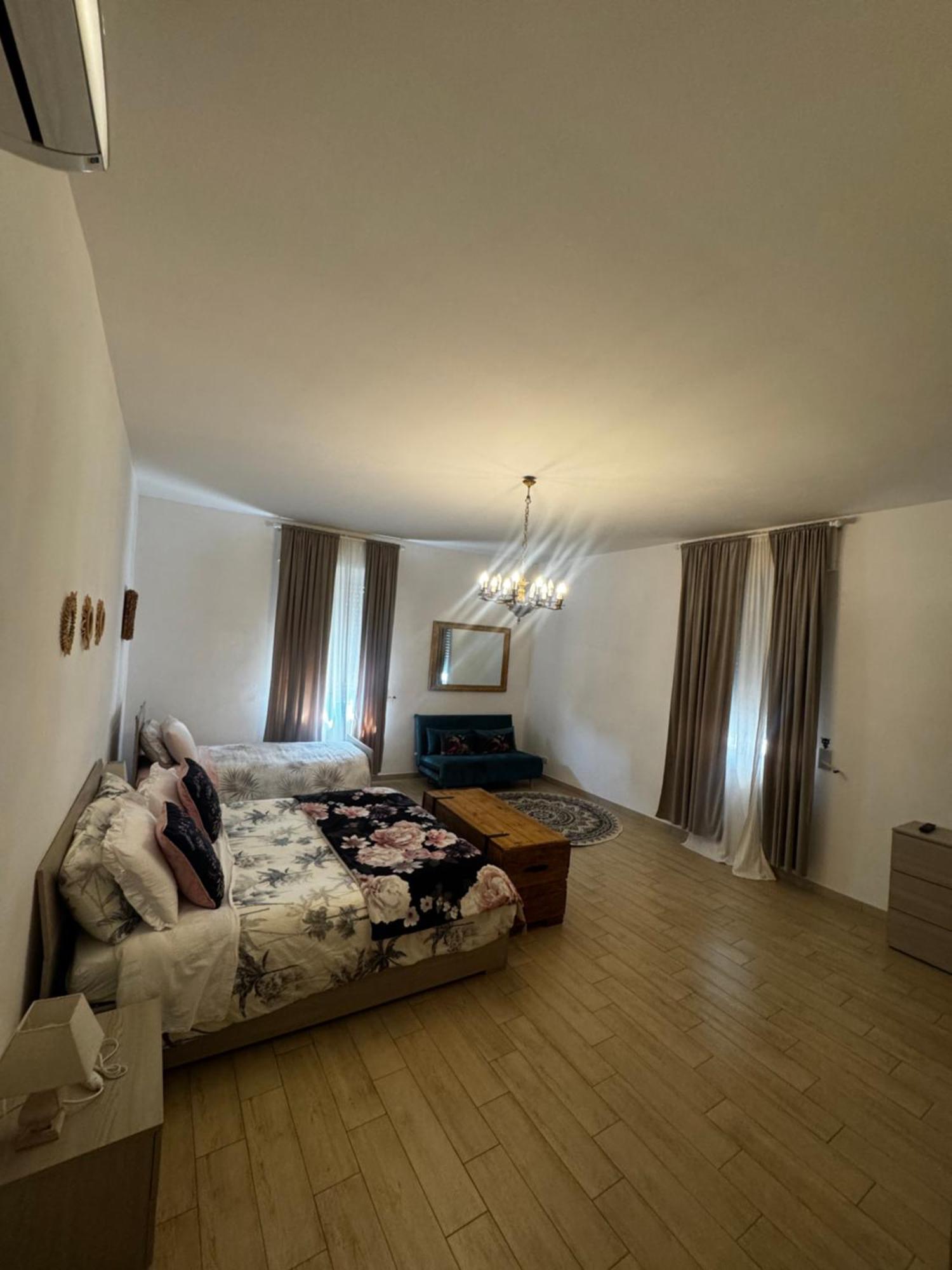 La Casa Di Sarah Aspetta Voi Apartment Naples Luaran gambar